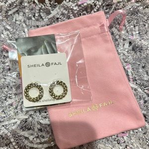 Gold Sheila Fajl hoops!